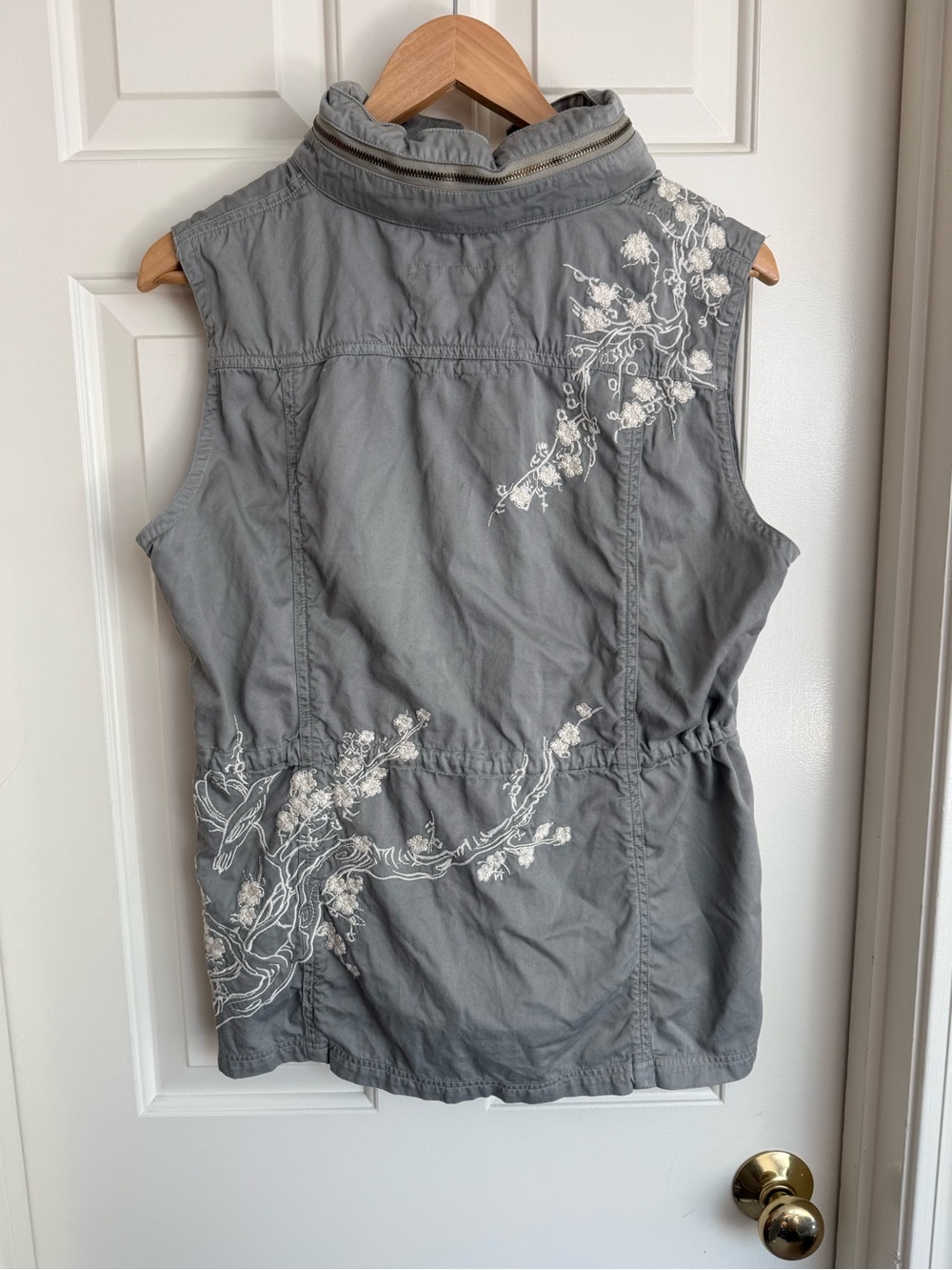 Johnny Was Gray Sleeveless Embroidered Utility Vest
